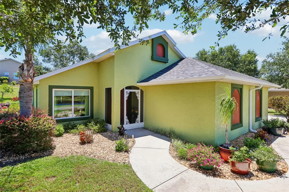 76 FAIRWAY CIRCLE Umatilla, FL 32784