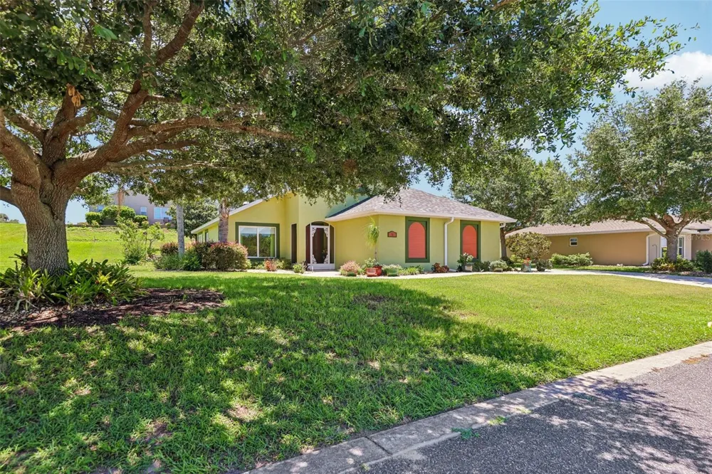 76 FAIRWAY CIRCLE Umatilla, FL 32784
