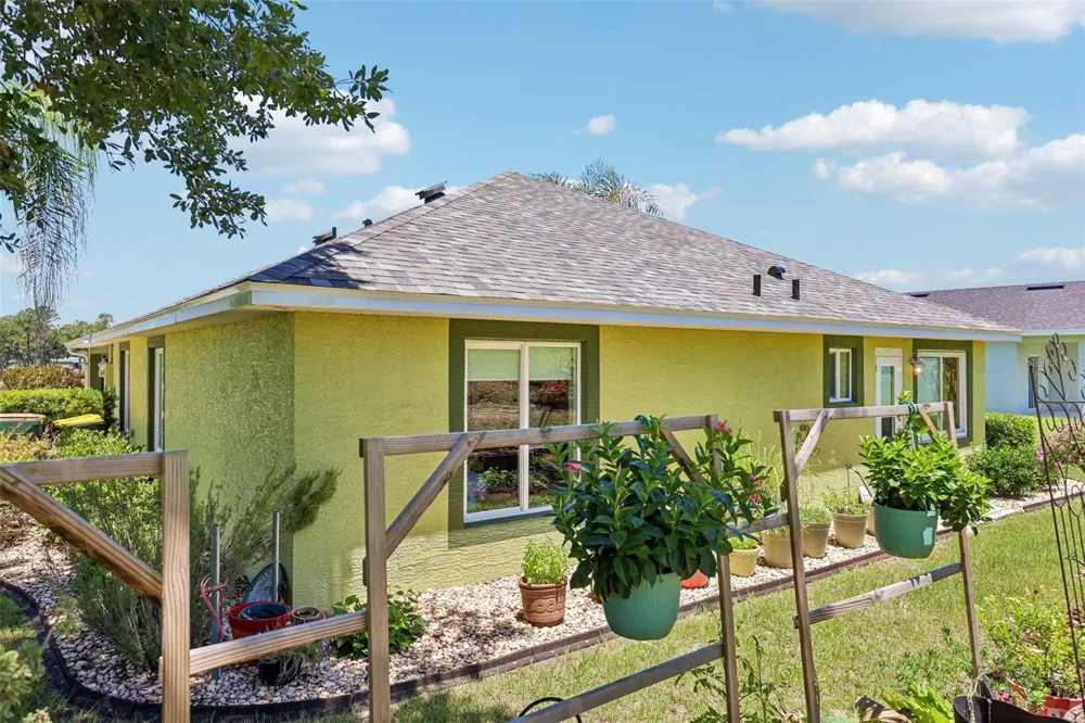 76 FAIRWAY CIRCLE Umatilla, FL 32784