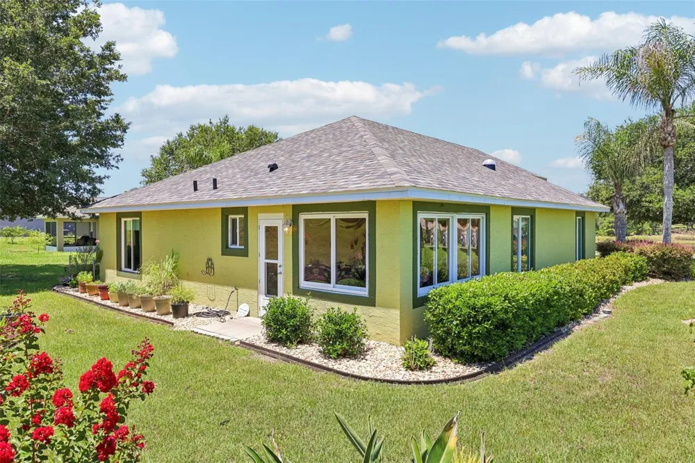 76 FAIRWAY CIRCLE Umatilla, FL 32784