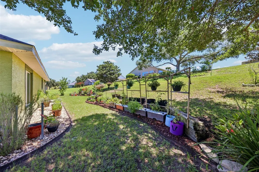 76 FAIRWAY CIRCLE Umatilla, FL 32784
