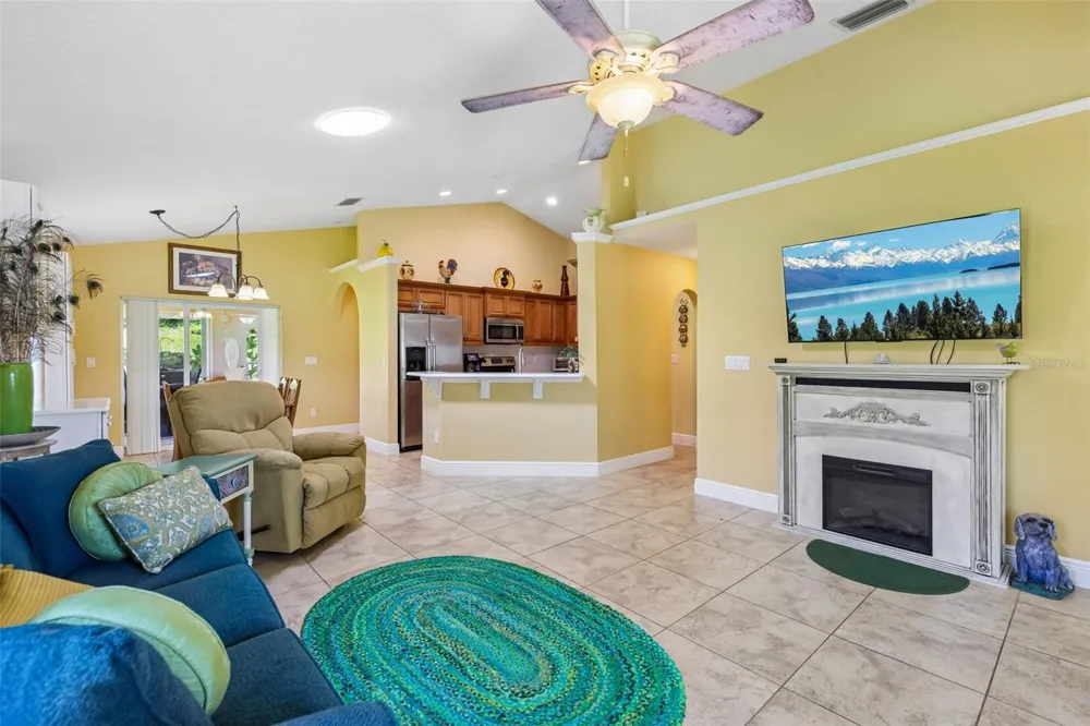 76 FAIRWAY CIRCLE Umatilla, FL 32784