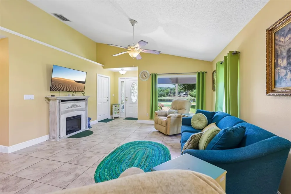 76 FAIRWAY CIRCLE Umatilla, FL 32784