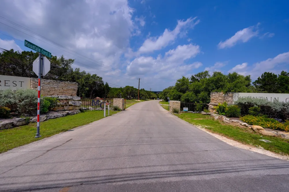 401 Mountain Crest Drive Wimberley, TX 78676