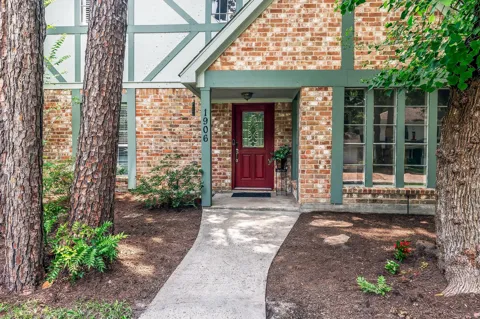 1906 Foxtail Place
