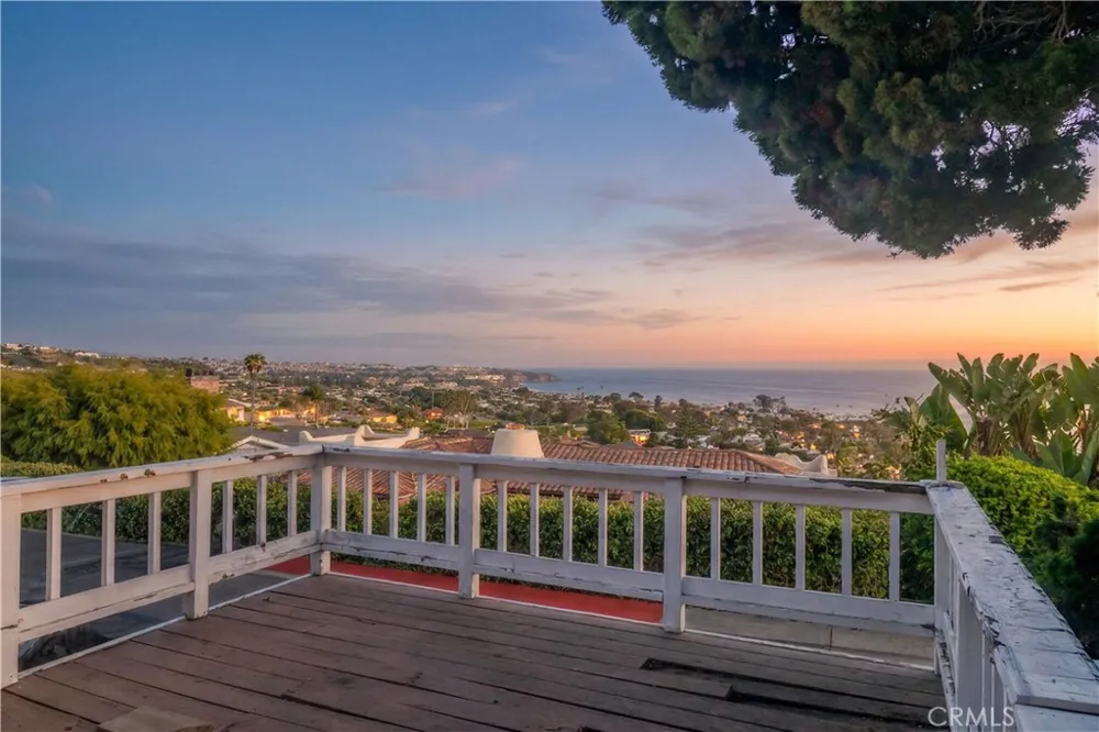 17 Vista De La Luna Laguna Beach, CA 92651