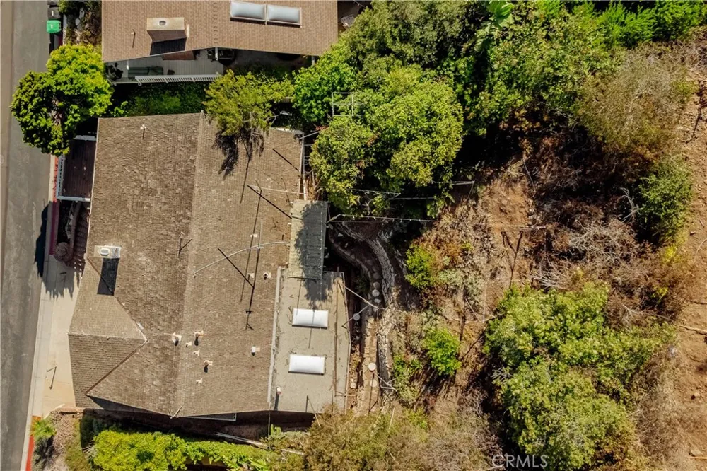 17 Vista De La Luna Laguna Beach, CA 92651