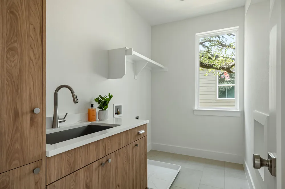 6409 Bradsher #C Austin, TX 78745