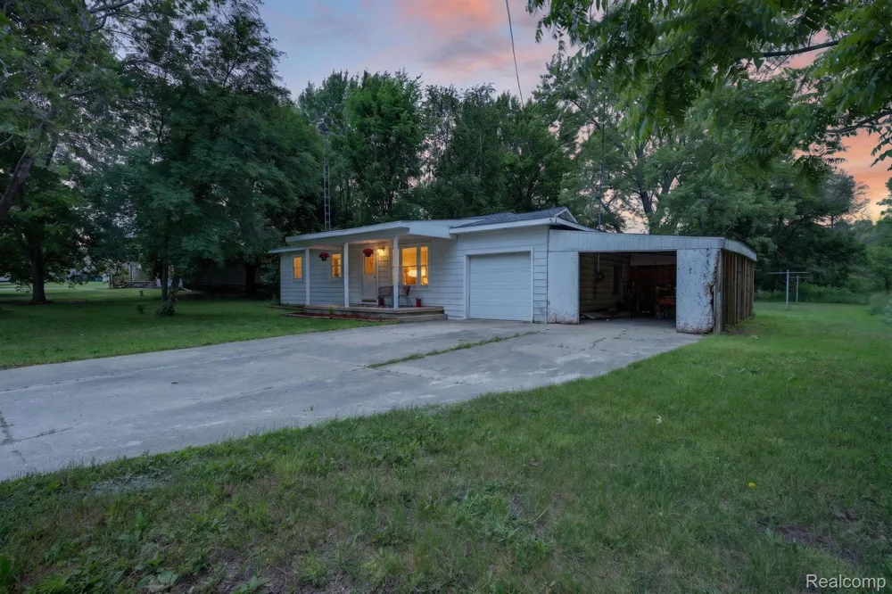 9288 Hilda Lane Clayton Charter Township, MI 48433