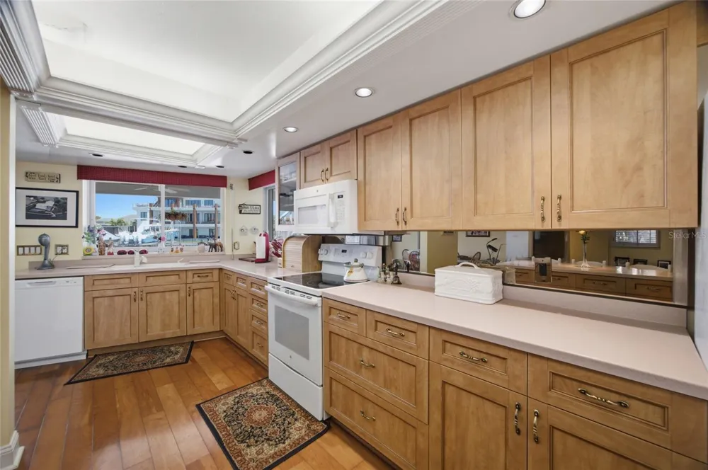 4912 58TH AVENUE S St Petersburg, FL 33715