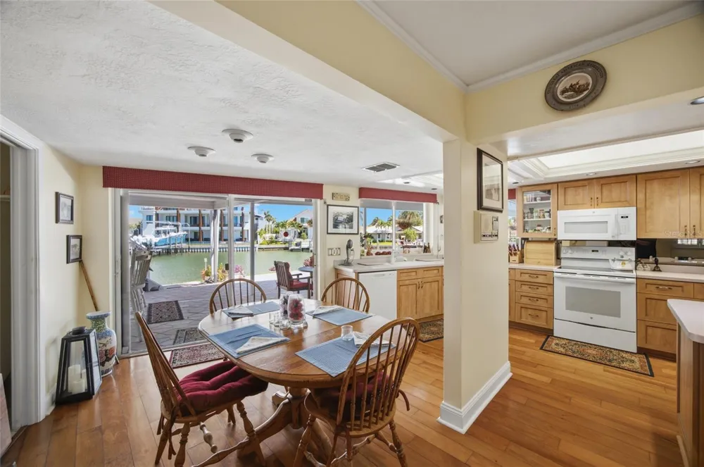 4912 58TH AVENUE S St Petersburg, FL 33715