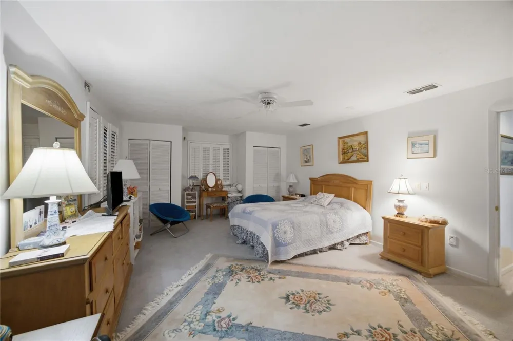 4912 58TH AVENUE S St Petersburg, FL 33715