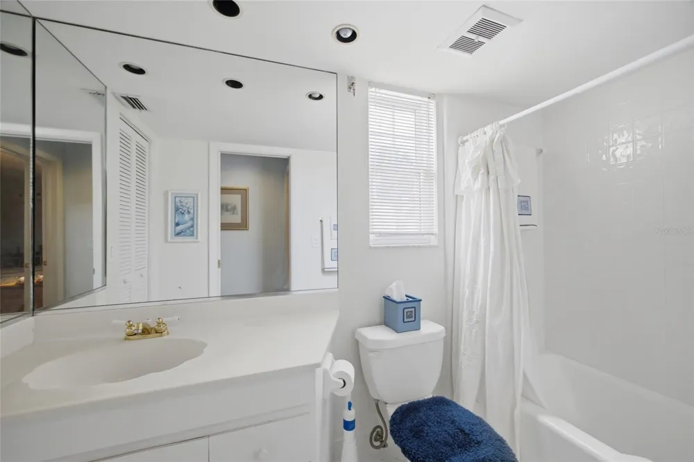 4912 58TH AVENUE S St Petersburg, FL 33715