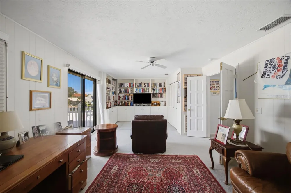 4912 58TH AVENUE S St Petersburg, FL 33715