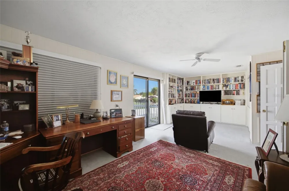 4912 58TH AVENUE S St Petersburg, FL 33715
