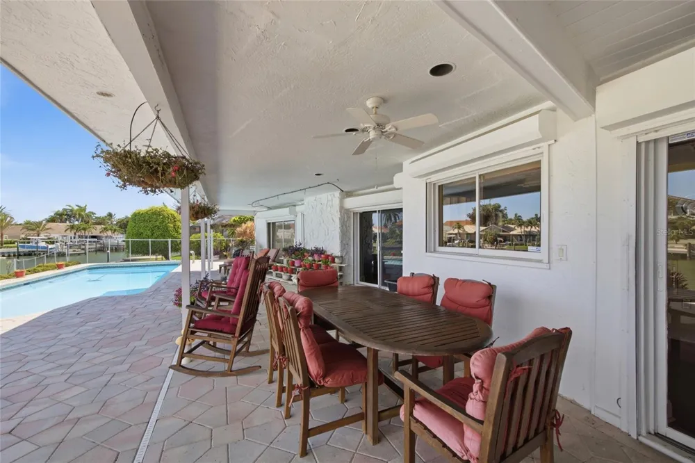 4912 58TH AVENUE S St Petersburg, FL 33715