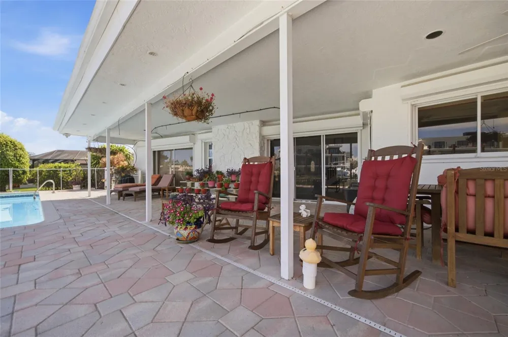 4912 58TH AVENUE S St Petersburg, FL 33715