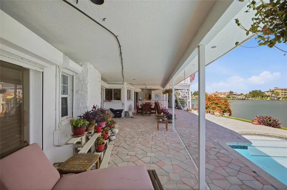 4912 58TH AVENUE S St Petersburg, FL 33715