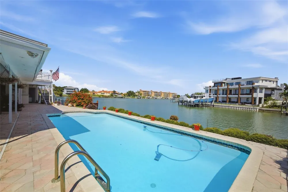 4912 58TH AVENUE S St Petersburg, FL 33715