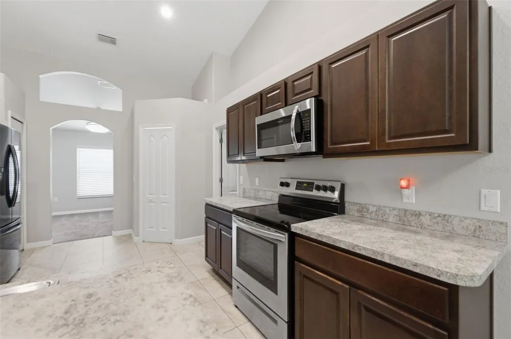 12155 PEREGRINE FALCON AVENUE Weeki Wachee, FL 34614