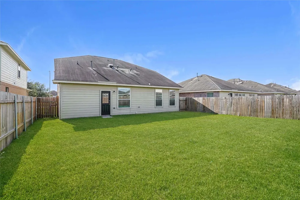 16 Leisure Shore Court Manvel, TX 77578