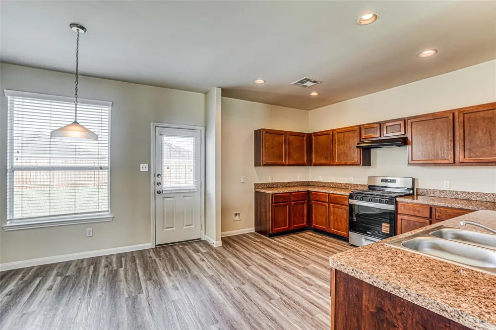 16 Leisure Shore Court Manvel, TX 77578