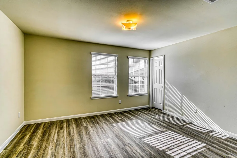 16 Leisure Shore Court Manvel, TX 77578