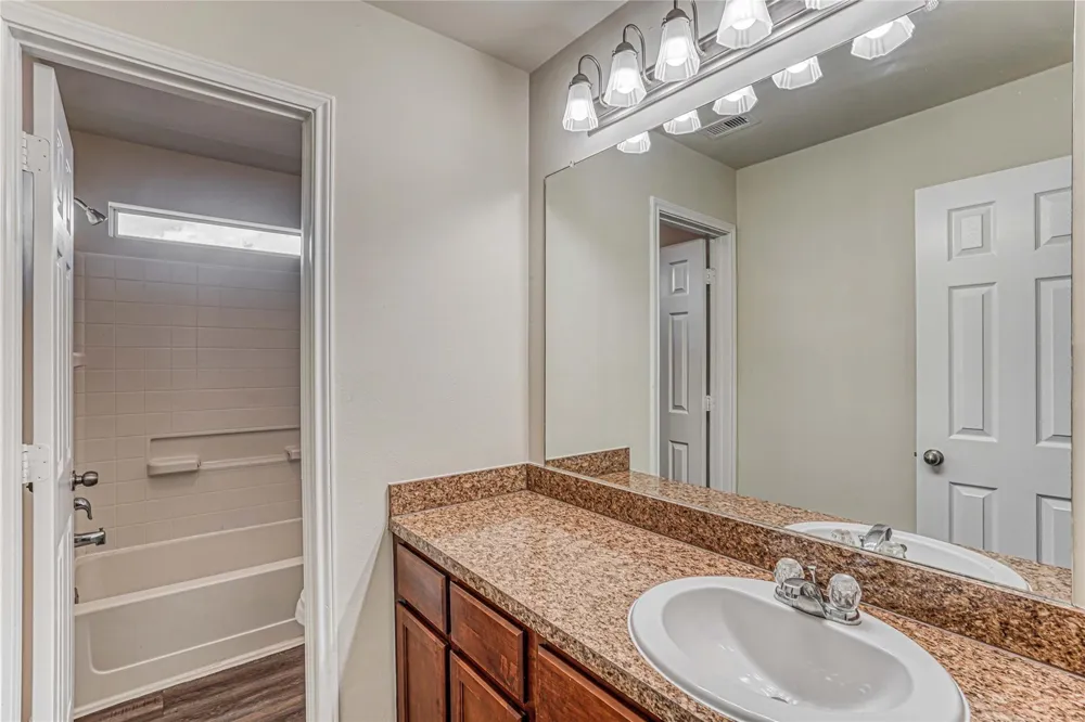 16 Leisure Shore Court Manvel, TX 77578