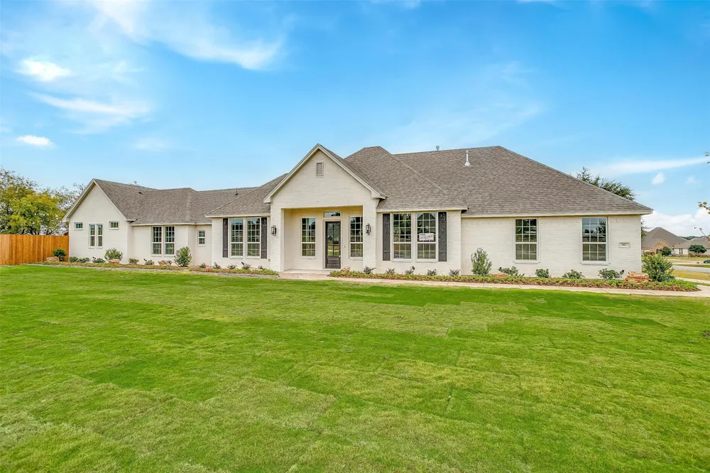 991 Hulen Crowley, TX 76036
