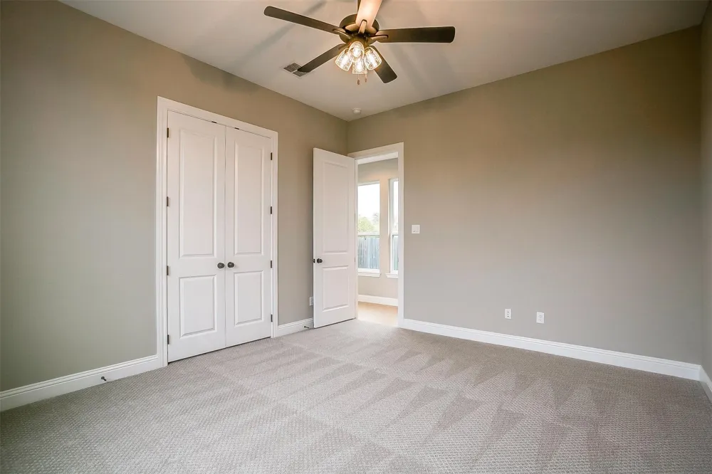 991 Hulen Crowley, TX 76036