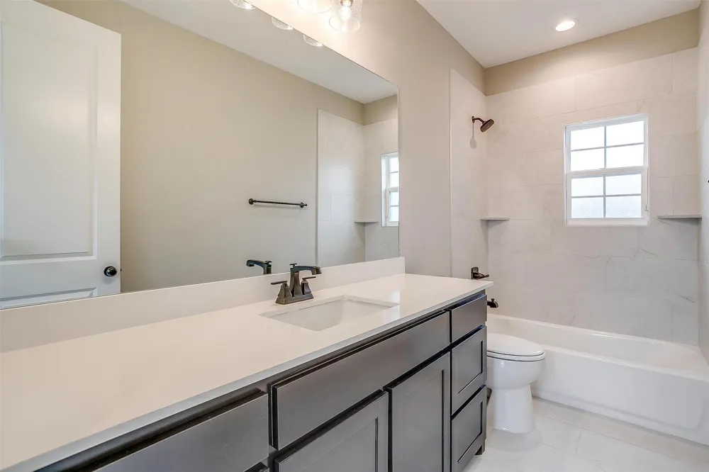 991 Hulen Crowley, TX 76036