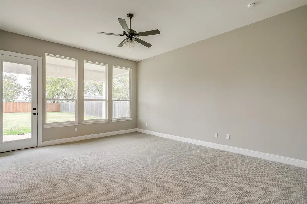 991 Hulen Crowley, TX 76036