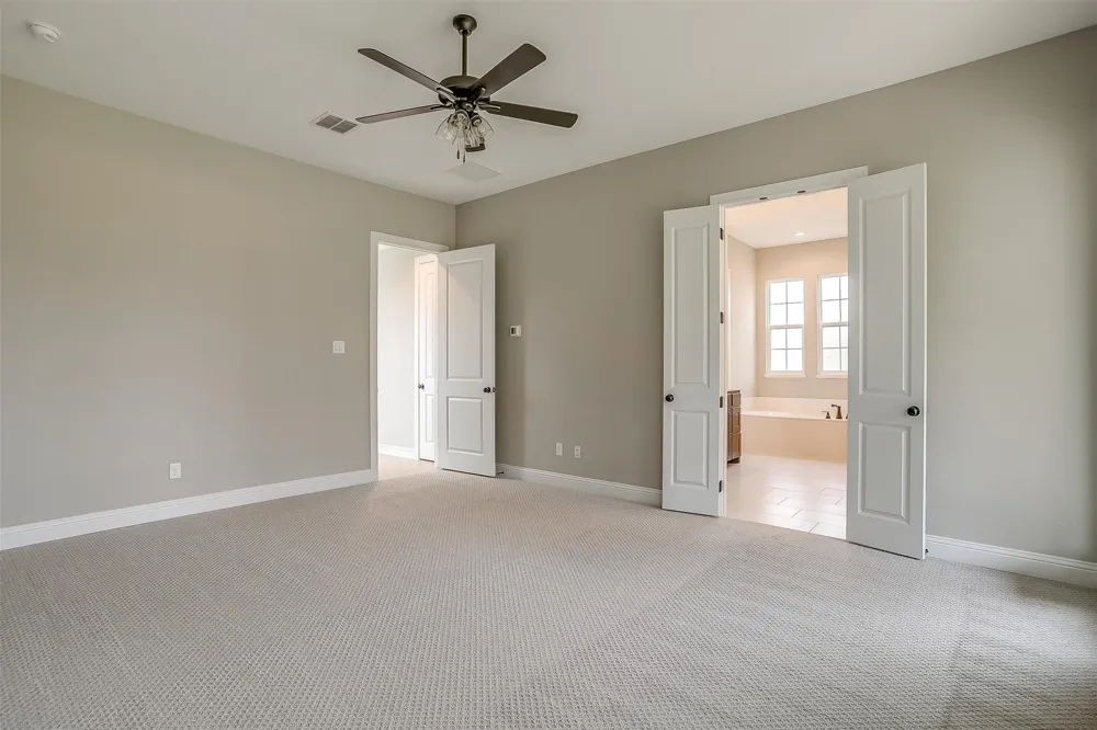 991 Hulen Crowley, TX 76036