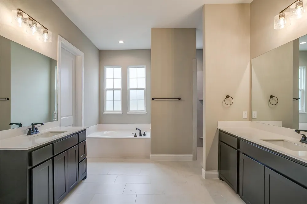 991 Hulen Crowley, TX 76036