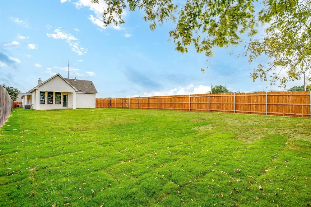991 Hulen Crowley, TX 76036