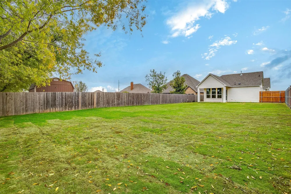 991 Hulen Crowley, TX 76036