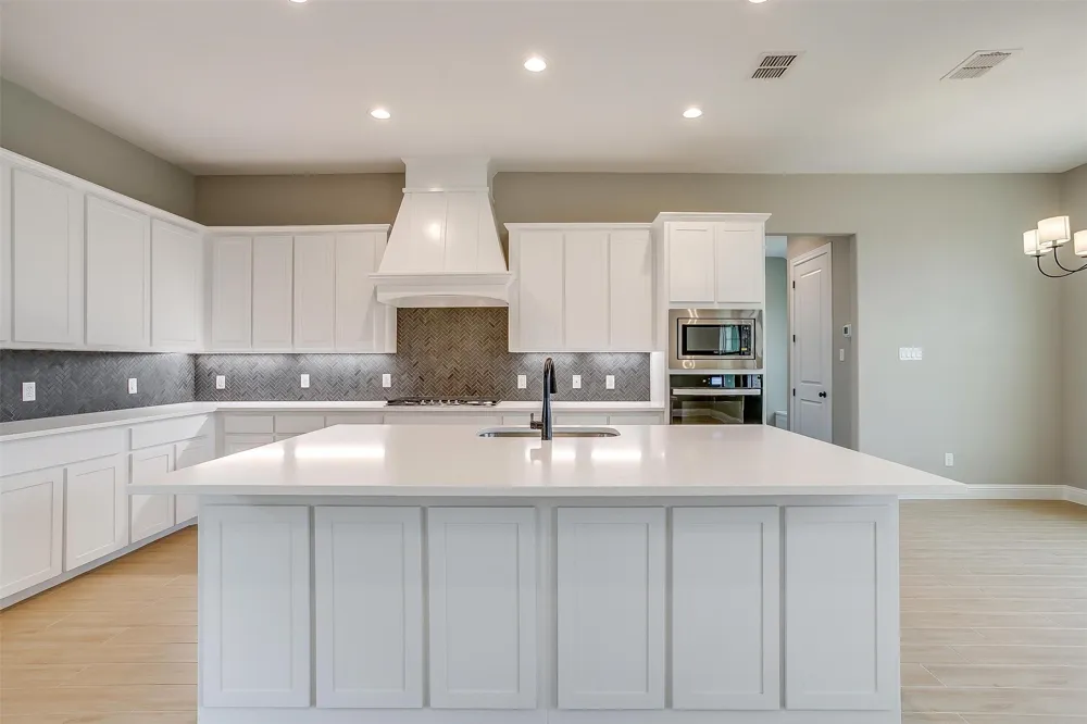 991 Hulen Crowley, TX 76036