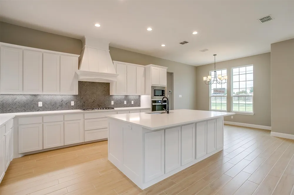 991 Hulen Crowley, TX 76036