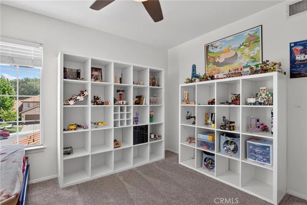 27827 Zion Court Castaic, CA 91384