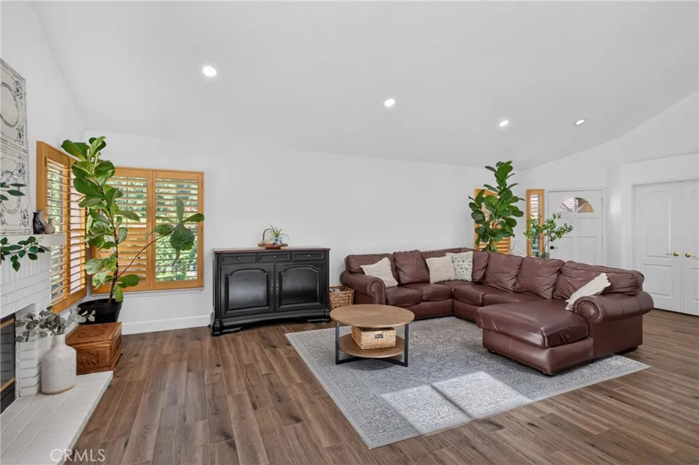 27827 Zion Court Castaic, CA 91384