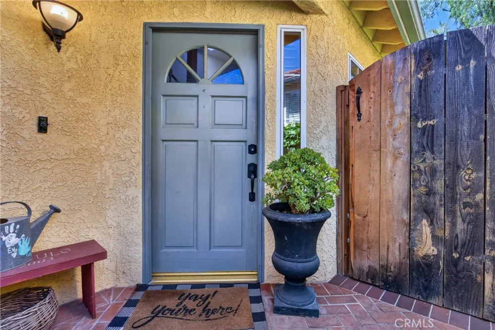 27827 Zion Court Castaic, CA 91384