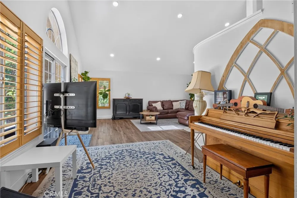 27827 Zion Court Castaic, CA 91384