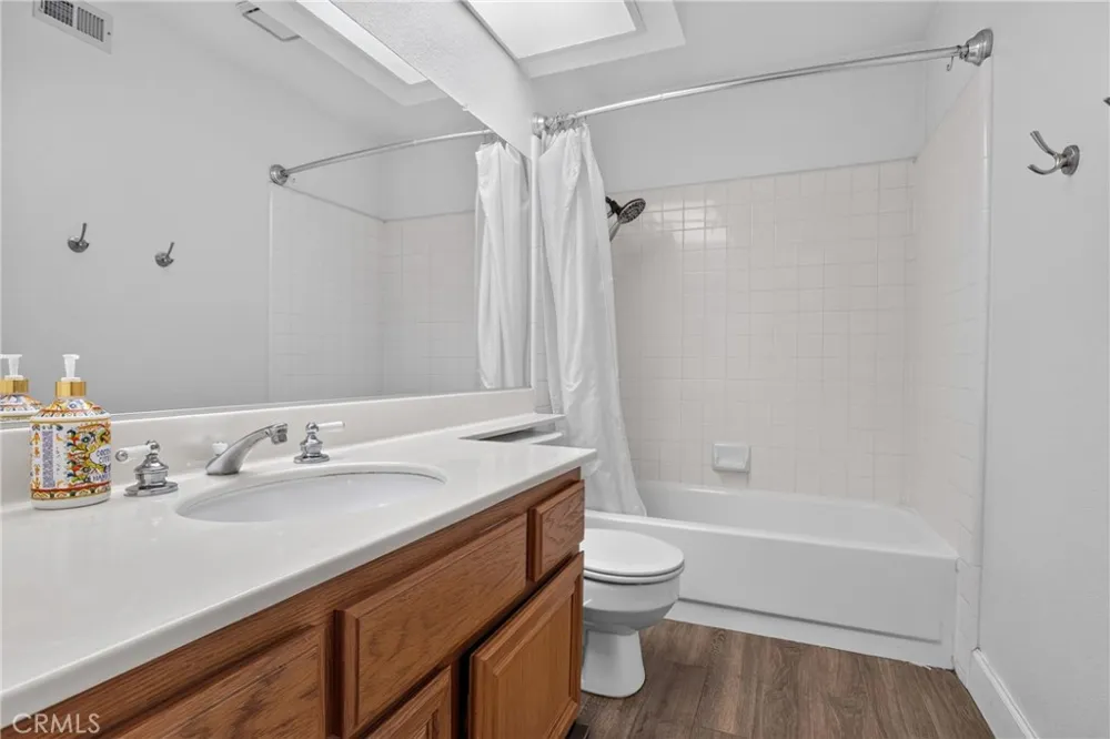 27827 Zion Court Castaic, CA 91384