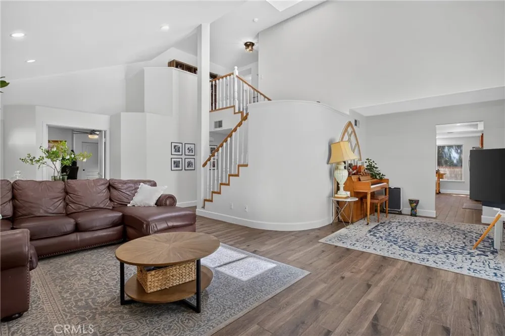 27827 Zion Court Castaic, CA 91384