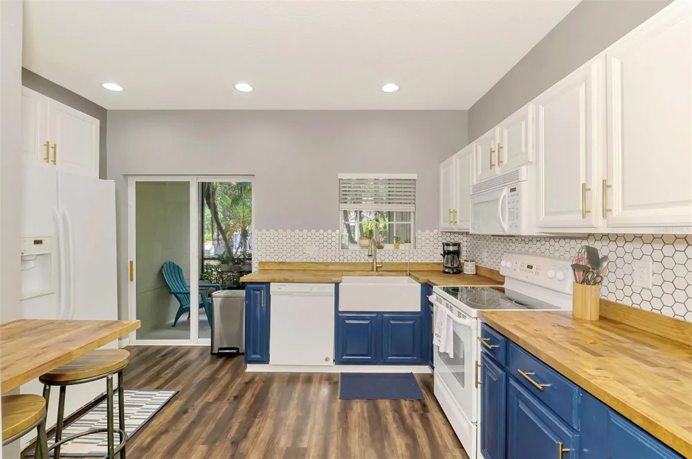 305 CAPE HARBOUR LOOP #104 Bradenton, FL 34212