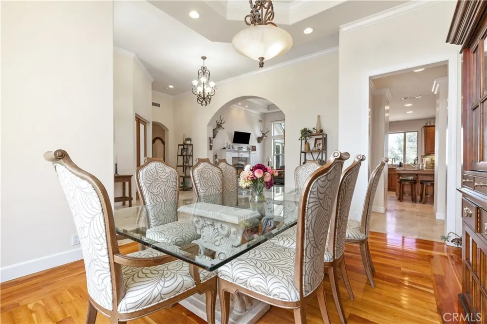 2045 Vista De La Vina Templeton, CA 93465