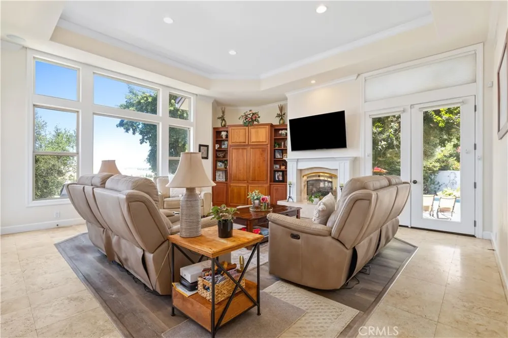 2045 Vista De La Vina Templeton, CA 93465