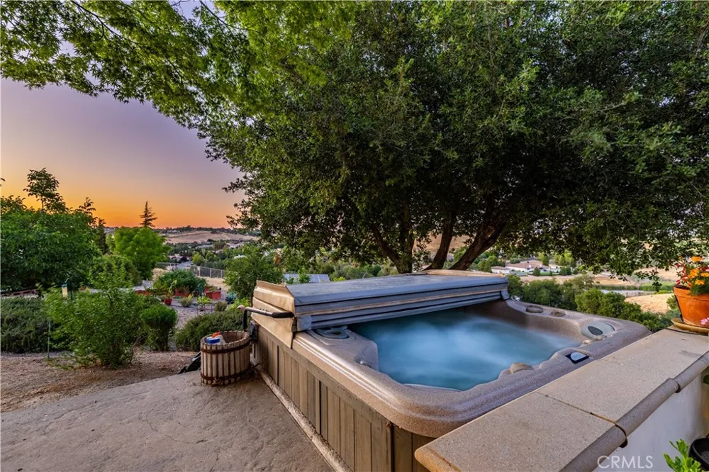 2045 Vista De La Vina Templeton, CA 93465