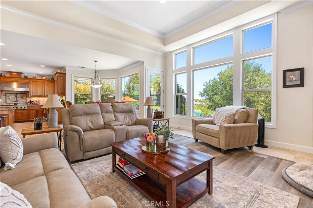 2045 Vista De La Vina Templeton, CA 93465
