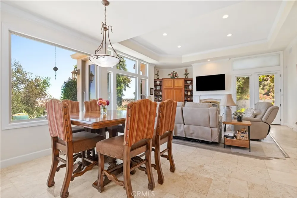 2045 Vista De La Vina Templeton, CA 93465